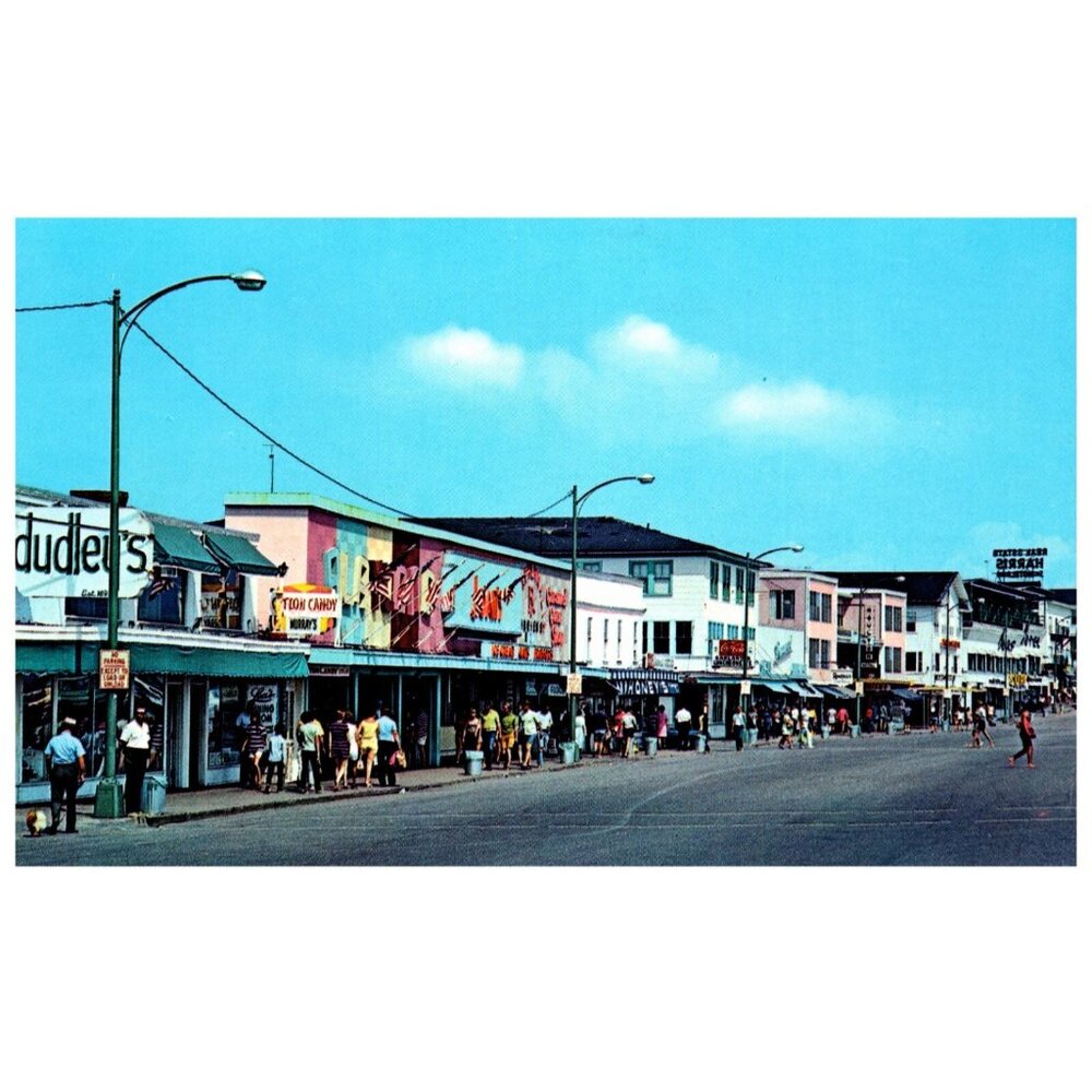 Postcard Ocean Boulevard at Hampton Beach New Hampshire